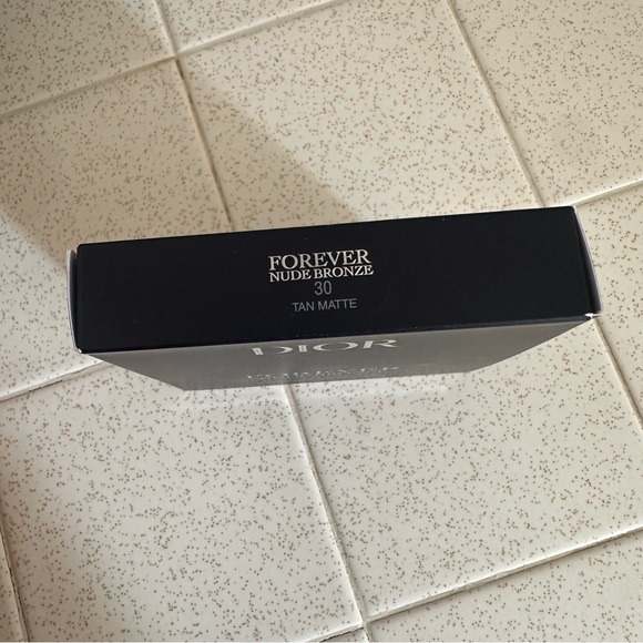 Dior Forever Nude Bronzer - Picture 5 of 9